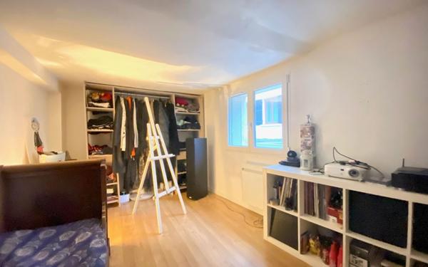 Appartement à vendre    3 pièces •  Épône