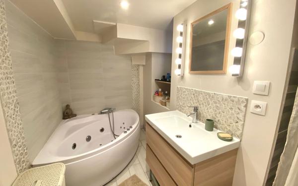 Appartement à vendre    3 pièces •  Épône