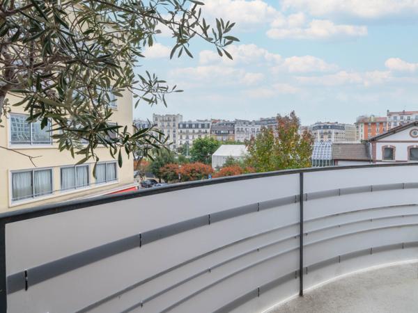 Appartement bourgeois de 122 m² – 5 pièces – Bécon-les-Bruyères
