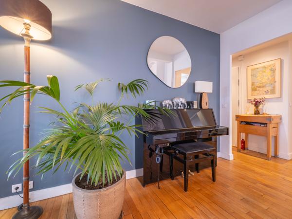 Appartement bourgeois de 122 m² – 5 pièces – Bécon-les-Bruyères