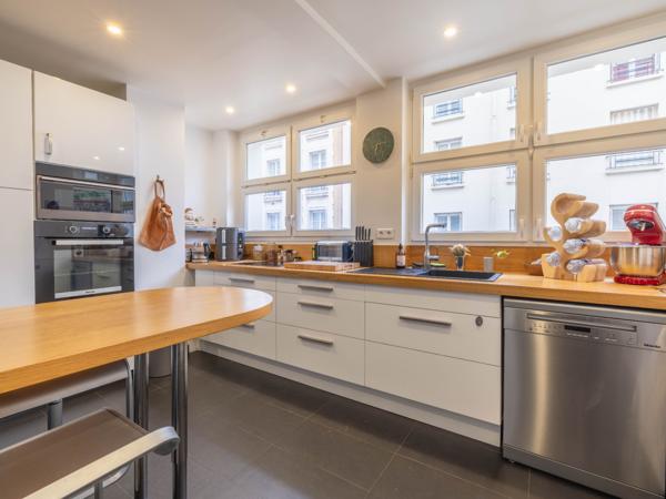 Appartement bourgeois de 122 m² – 5 pièces – Bécon-les-Bruyères