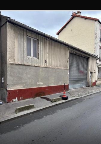 Entrepôt / local industriel Aubervilliers 300 m2 789 000 € **  - Référence  7510