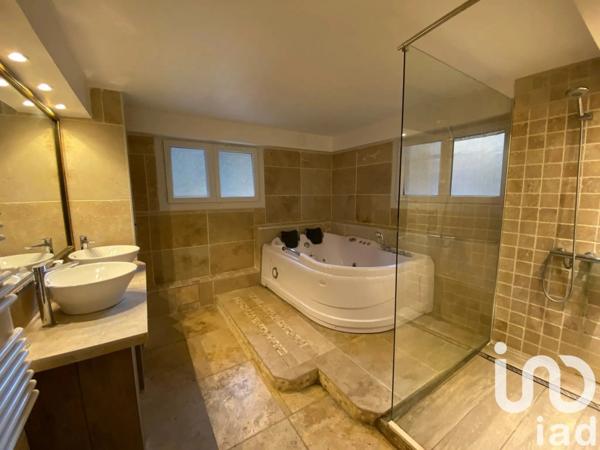 Maison à vendre 8 pièces 186 m² Cahors