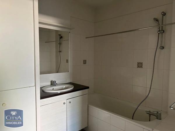Appartement à louer 2 pièces 41.95m² Blois (41000)