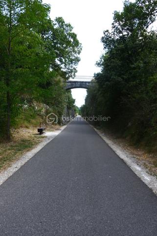 Terrain de 5 000 m²