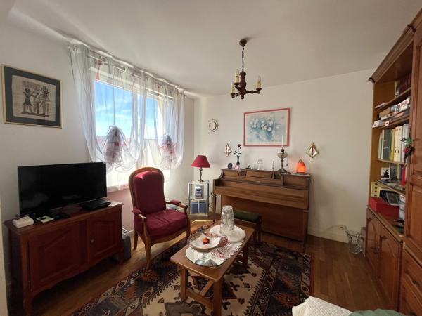 Maison 4 chambres, terrain clos, avec T3 à Vendre – VANNES