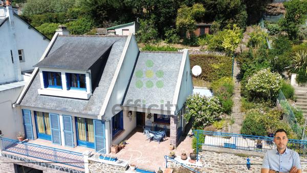 Maison
         5 pièces
        - 90 m² 299 000 € *