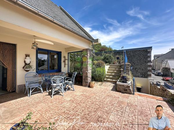 Maison
         5 pièces
        - 90 m² 299 000 € *