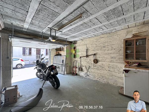 Maison
         5 pièces
        - 90 m² 299 000 € *
