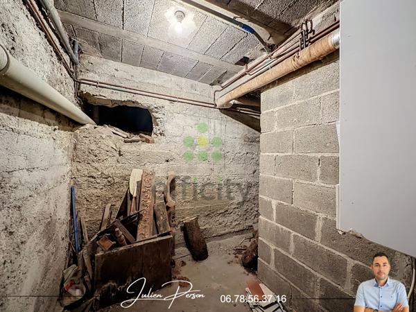 Maison
         5 pièces
        - 90 m² 299 000 € *
