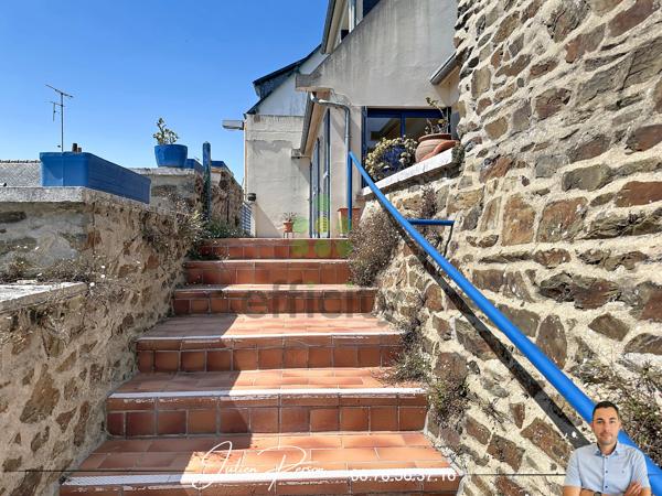 Maison
         5 pièces
        - 90 m² 299 000 € *