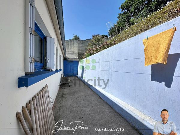 Maison
         5 pièces
        - 90 m² 299 000 € *