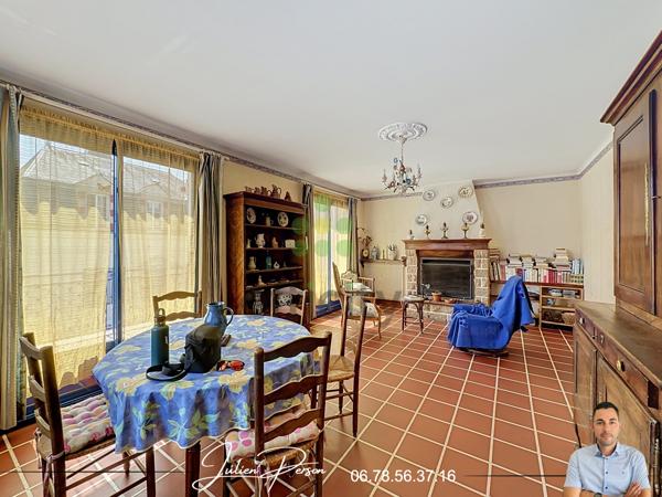 Maison
         5 pièces
        - 90 m² 299 000 € *