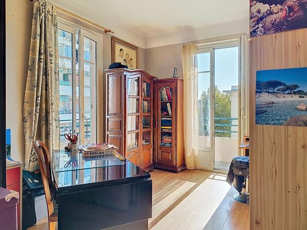 Libération - 4P 69 m² - Dernier étage 