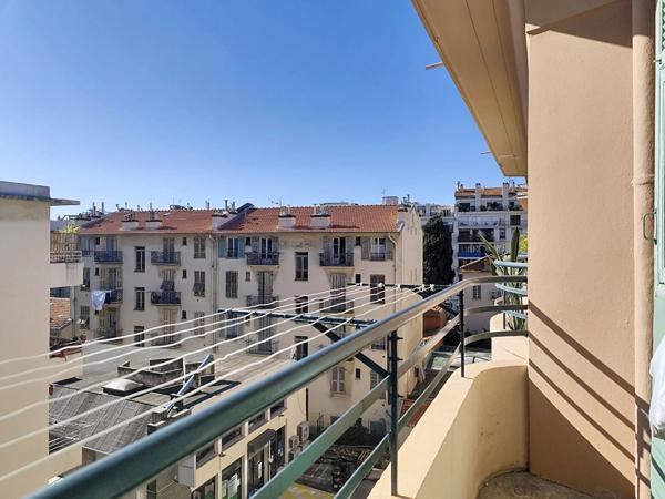 Libération - 4P 69 m² - Dernier étage 