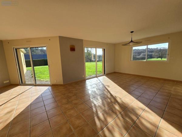 Maison rurale à louer à Saint-Jacut-les-Pins dans le Morbihan (56220), ref : G412