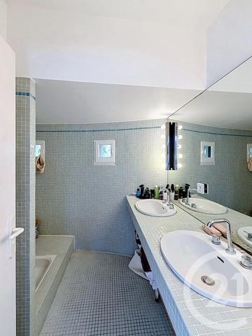 Maison à vendre  4 pièces - 164 m 2   PRADES LE LEZ  - 34