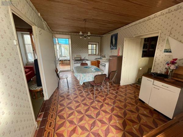 Maison à restaurer à vendre à Saint-Pol-de-Léon dans le Finistère (29250), ref : 25463   
Centre ville