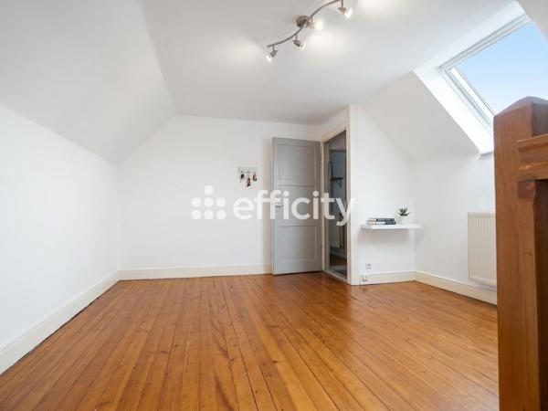 Maison
         4 pièces
        - 72 m² Exclusivité 135 000 € *