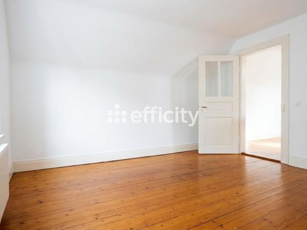 Maison
         4 pièces
        - 72 m² Exclusivité 135 000 € *