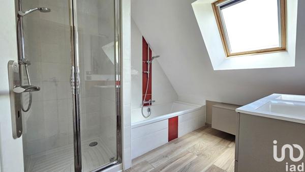 Maison 5 pièces de 145 m² à Beaumont-la-Ronce (37360)