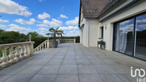 Maison 5 pièces de 145 m² à Beaumont-la-Ronce (37360)