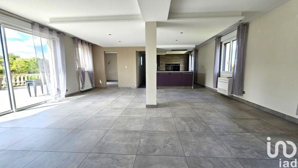 Maison 5 pièces de 145 m² à Beaumont-la-Ronce (37360)