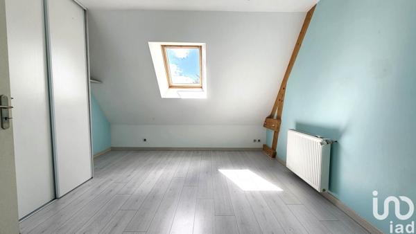 Maison 5 pièces de 145 m² à Beaumont-la-Ronce (37360)