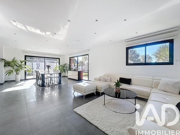Maison à vendre 7 pièces 230,88 m² Vern-sur-Seiche