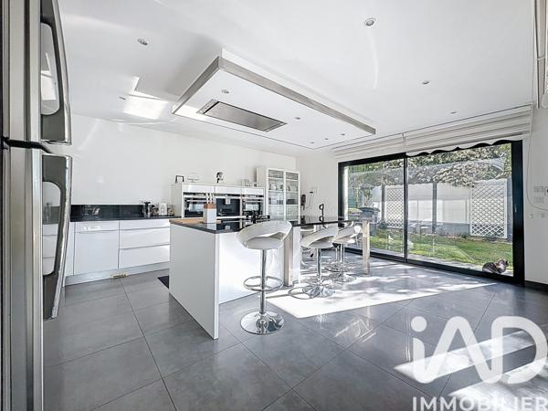 Maison à vendre 7 pièces 230,88 m² Vern-sur-Seiche