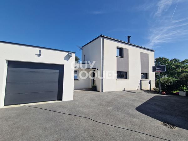 RARE ! MAISON CONTEMPORAINE DANS LE BOURG D'ELVEN