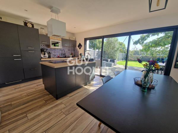 RARE ! MAISON CONTEMPORAINE DANS LE BOURG D'ELVEN