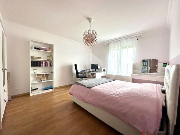 Villa spacieuse 210m2 à vendre à Saint-Pierre-lès-Nemours