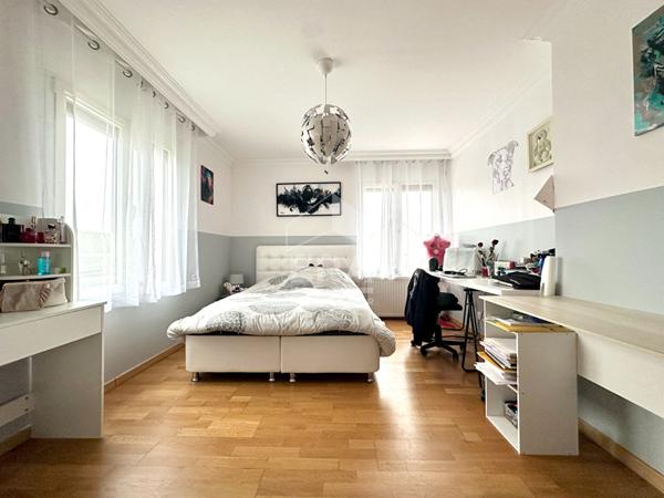 Villa spacieuse 210m2 à vendre à Saint-Pierre-lès-Nemours