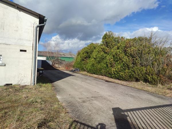 Proche LAMOTTE BEUVRON bâtiment de 660m²