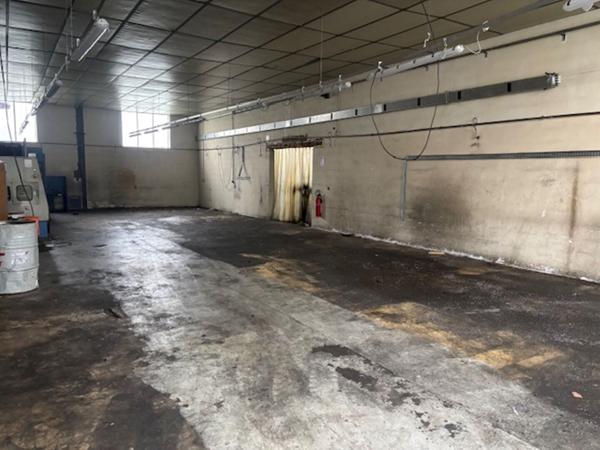 Proche LAMOTTE BEUVRON bâtiment de 660m²