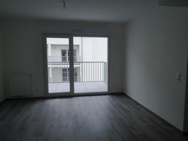 LOCATION TYPE 3 FABRIK B202,  
Angers 49000