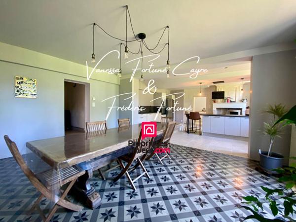 Authentique Maison en Pierre de 325 m² à Laruscade (33620)