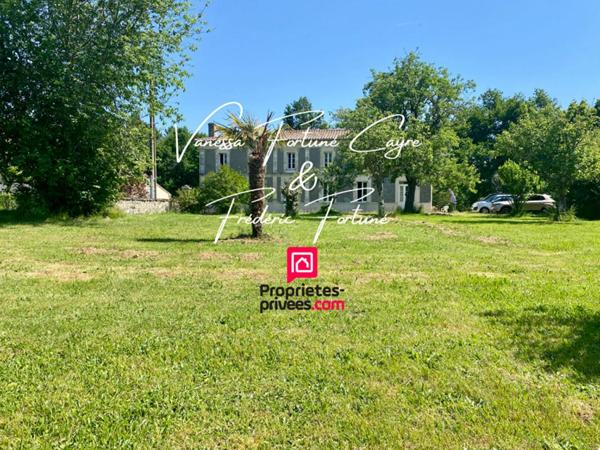 Authentique Maison en Pierre de 325 m² à Laruscade (33620)