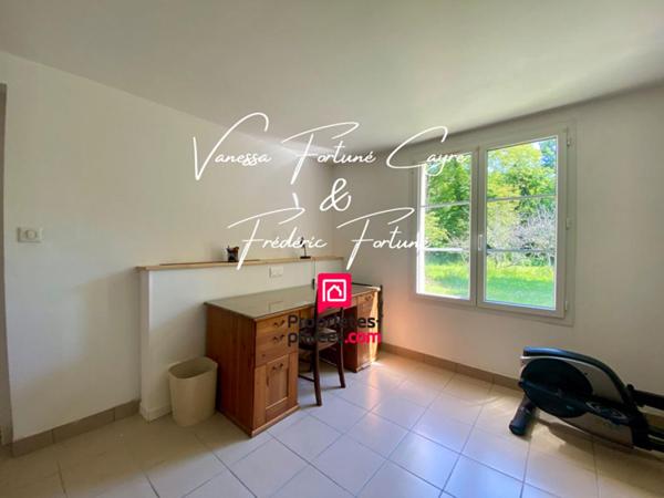 Authentique Maison en Pierre de 325 m² à Laruscade (33620)