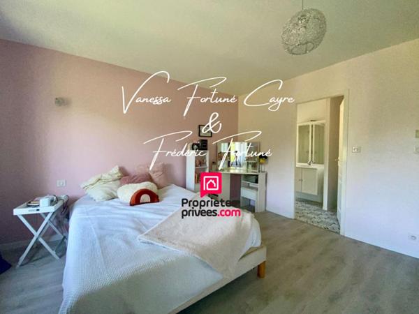 Authentique Maison en Pierre de 325 m² à Laruscade (33620)