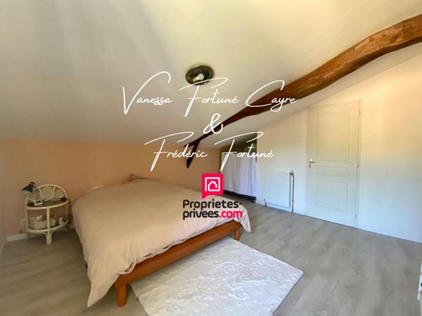 Authentique Maison en Pierre de 325 m² à Laruscade (33620)