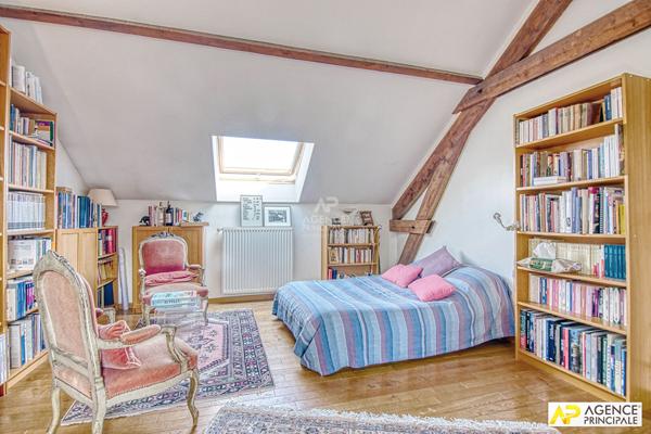 Le Chesnay limite Versailles Maison 12 pièces 360 m² au sol sur parcelle de 375 m² 1 985 000 € **  - Référence  28352