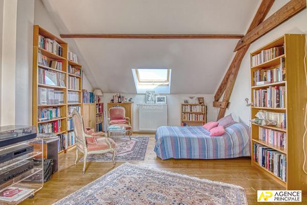 Le Chesnay limite Versailles Maison 12 pièces 360 m² au sol sur parcelle de 375 m² 1 985 000 € **  - Référence  28352