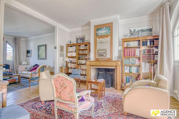 Le Chesnay limite Versailles Maison 12 pièces 360 m² au sol sur parcelle de 375 m² 1 985 000 € **  - Référence  28352