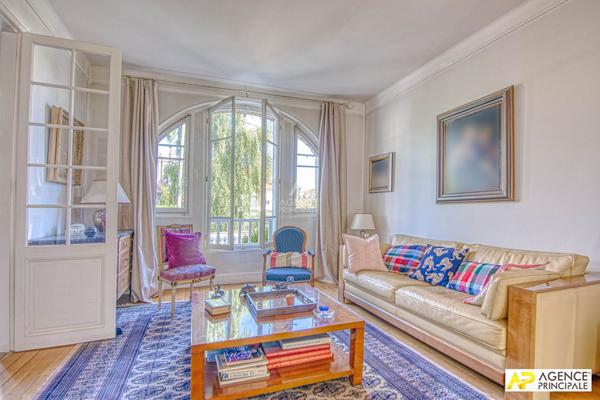 Le Chesnay limite Versailles Maison 12 pièces 360 m² au sol sur parcelle de 375 m² 1 985 000 € **  - Référence  28352