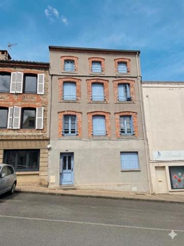 Immeuble Boen Sur Lignon 5 pièce(s) 118 m2
