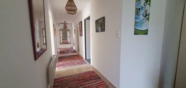 Villa d’architecte 4 faces – Quartier résidentiel prisé – 183 m² habitables