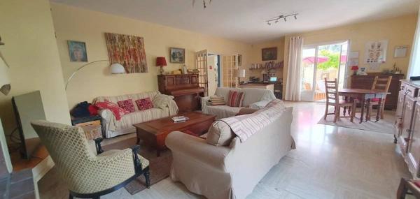 Villa d’architecte 4 faces – Quartier résidentiel prisé – 183 m² habitables