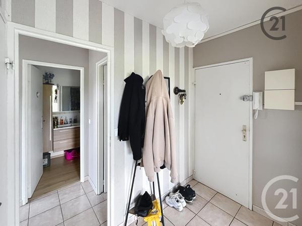 Appartement F3 à vendre  5 pièces - 71,93 m2 JOIGNY - 89